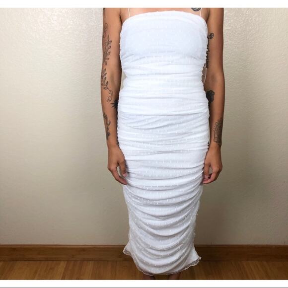 NWT Camila Coelho REVOLVE Catalina Dot Midi Dress - Picture 4 of 5